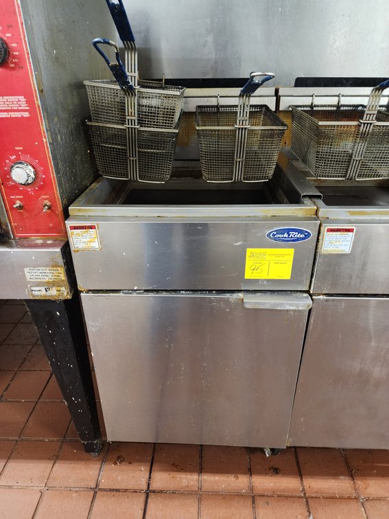 Cook Rite Deep Fryer, Full of Grease, Must Remove and Discard Used Grease