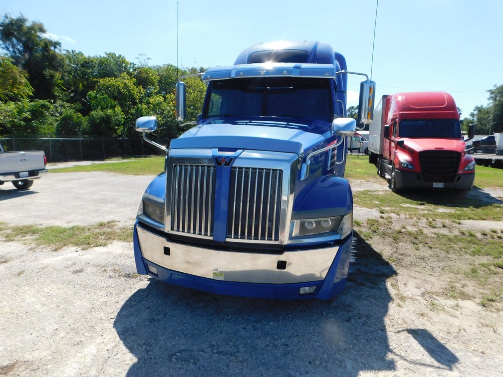 Image for 2019 Western Star 5700 XE Set Back Axle w/Sleeper