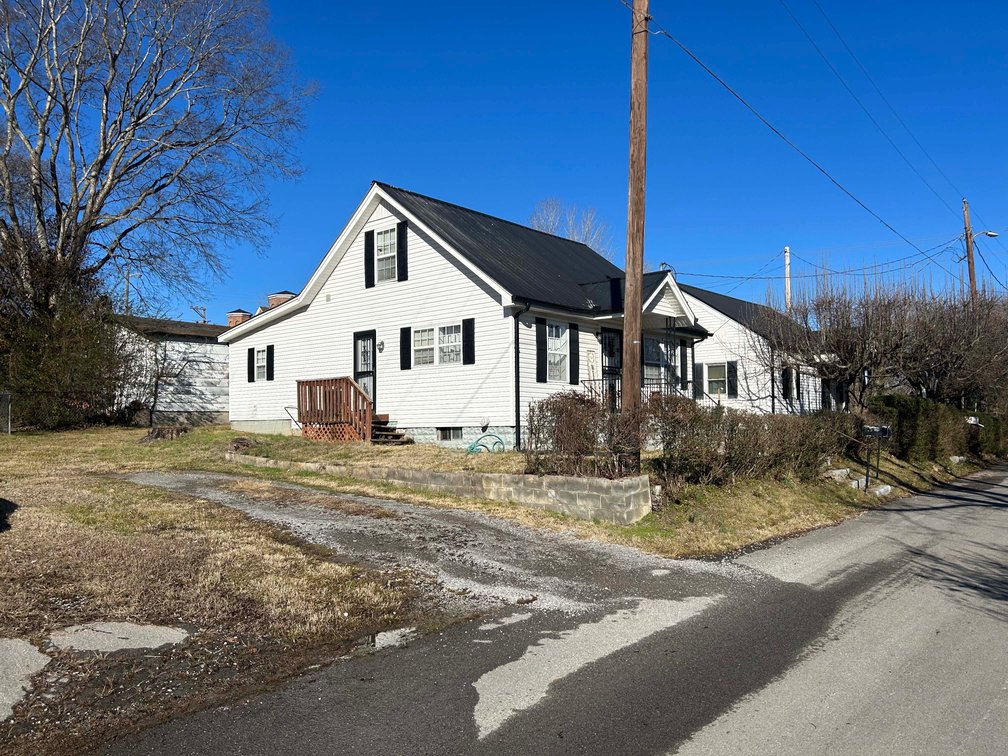 Image for 104 N Clinch Street, Woodbury