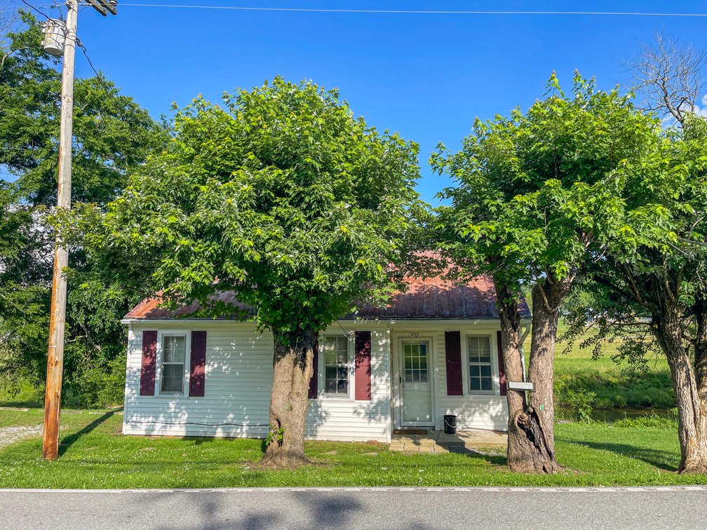 Image for 302 E Main Street, Auburntown