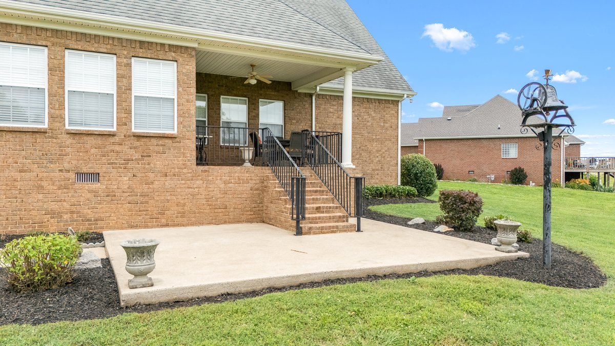 Image for 120 North Point Circle N, Shelbyville