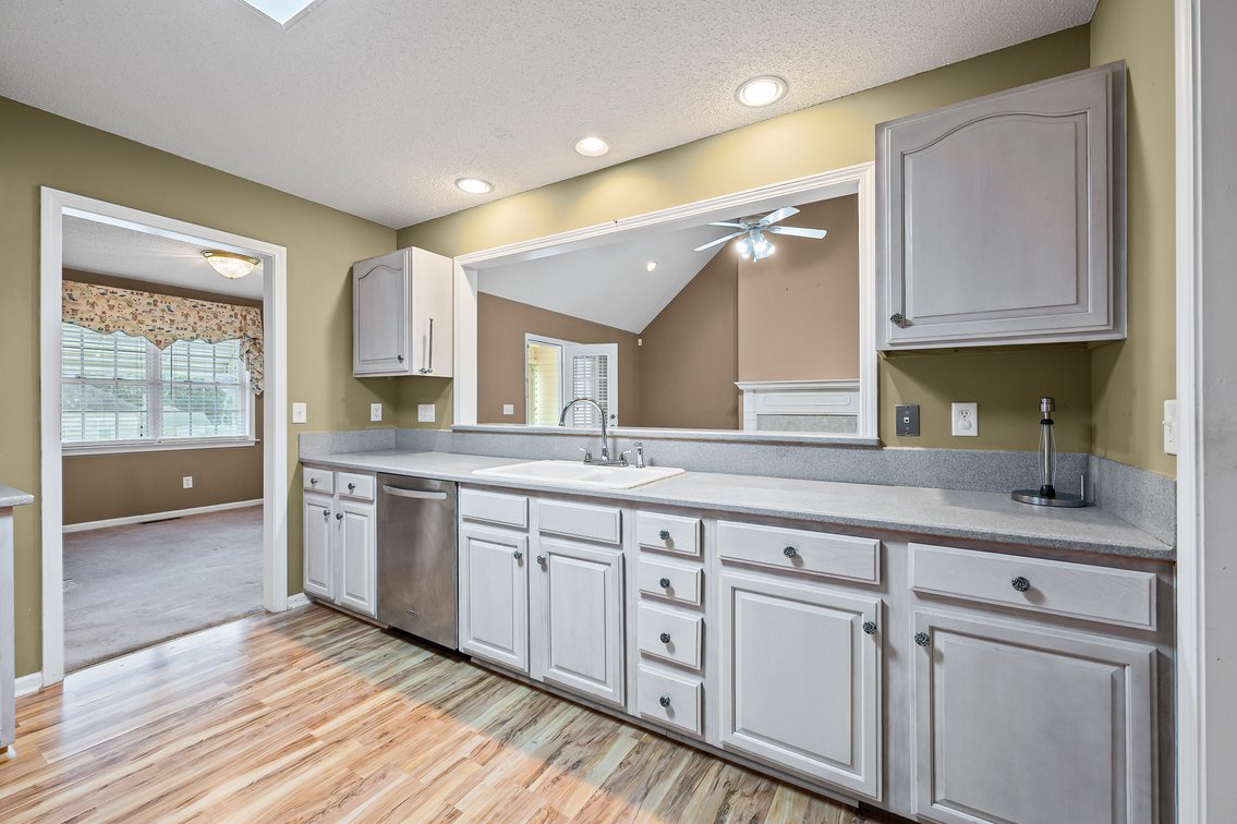 Image for 26-002_Real Estate Auction: 7 Brook Laurel Lane