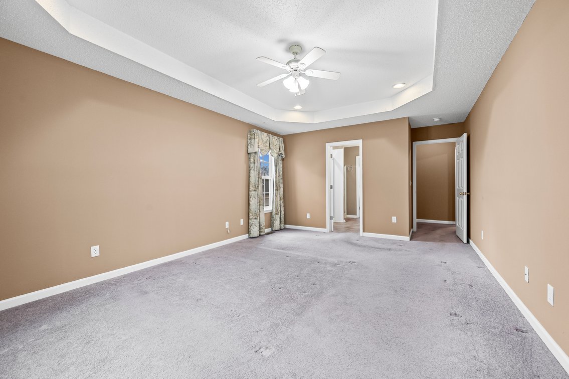 Image for 26-002_Real Estate Auction: 7 Brook Laurel Lane