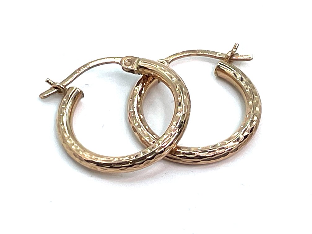 14K Gold Hoop Earrings, 1.3 Grams, Hinged Snap-Back Closure, Classic Circular Design