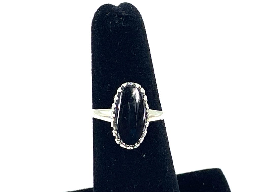 10K Gold Oval Onyx Ring FSC Hallmark, Approx. Size 6, 2.0g