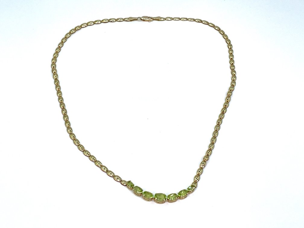 14K Gold Necklace, 17" Length, 7.8g, Oval Peridot Gems, Lobster Clasp
