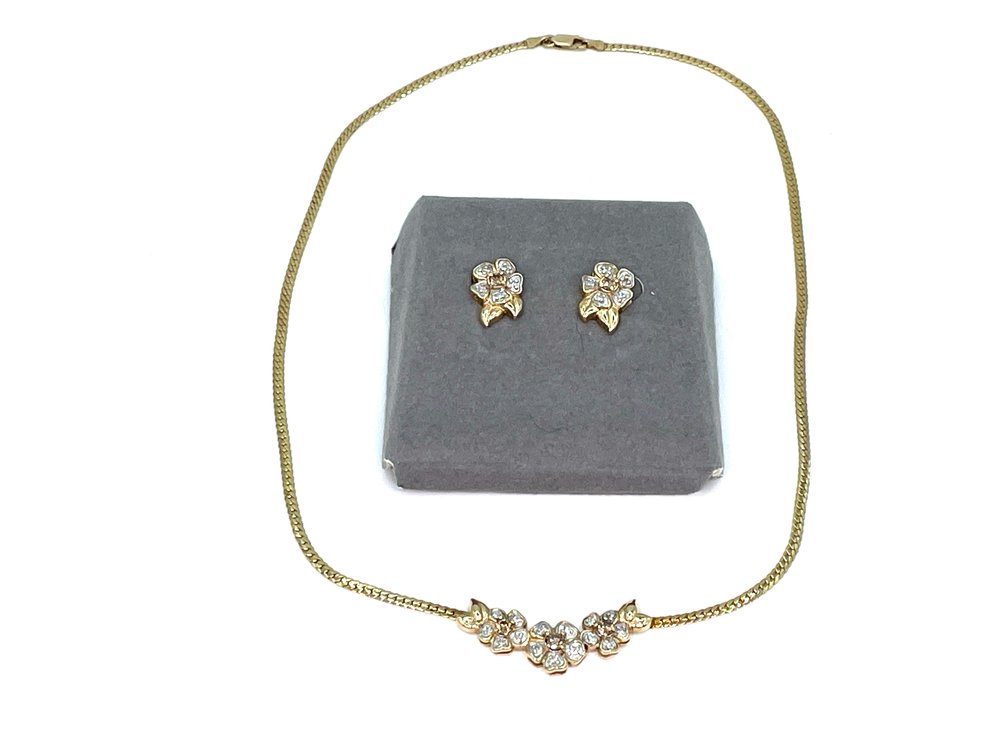 14K Gold Floral Motif Diamond Necklace & Earrings Set, 6.5g Necklace, 3.2g Earrings, 16" Chain