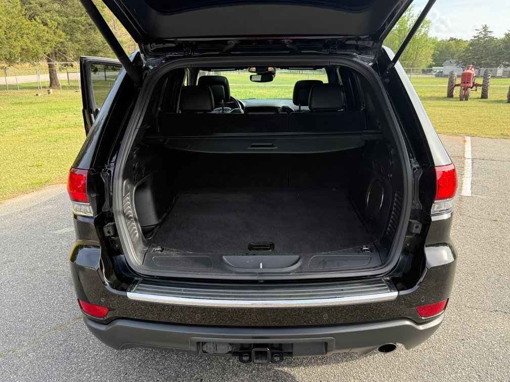 Image for 26-038 2022 Jeep Grand Cherokee Limited w/ Tow Package & Panoramic Roof