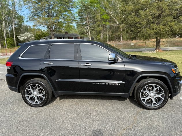 Image for 26-038 2022 Jeep Grand Cherokee Limited w/ Tow Package & Panoramic Roof