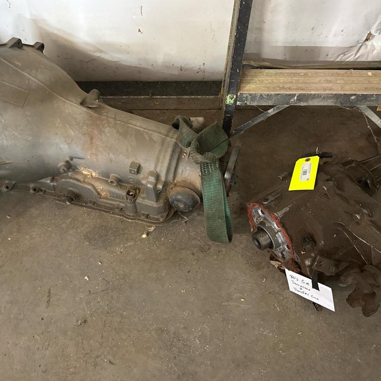 1980s GM Automatic Transmission & Transfer Case, Likely TH400 or 700R4, NP205/NP208