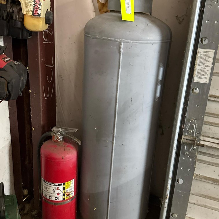 71 lb Propane Tank & 10 lb ABC Fire Extinguisher