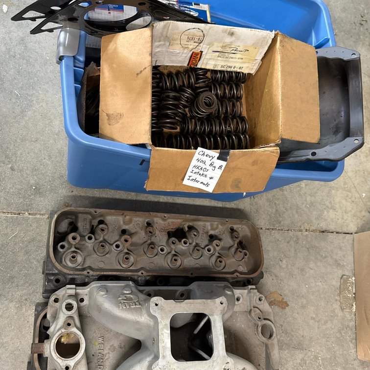 Chevrolet 402 Big Block V8 3880825 Cylinder Heads & Weiand Intake w/Springs & Hardware
