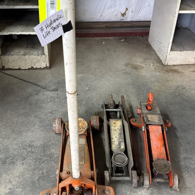 Set of 3 Hydraulic Floor Jacks, Heavy Duty, Steel Construction, 2-3 Ton Capacity, Detachable Handle