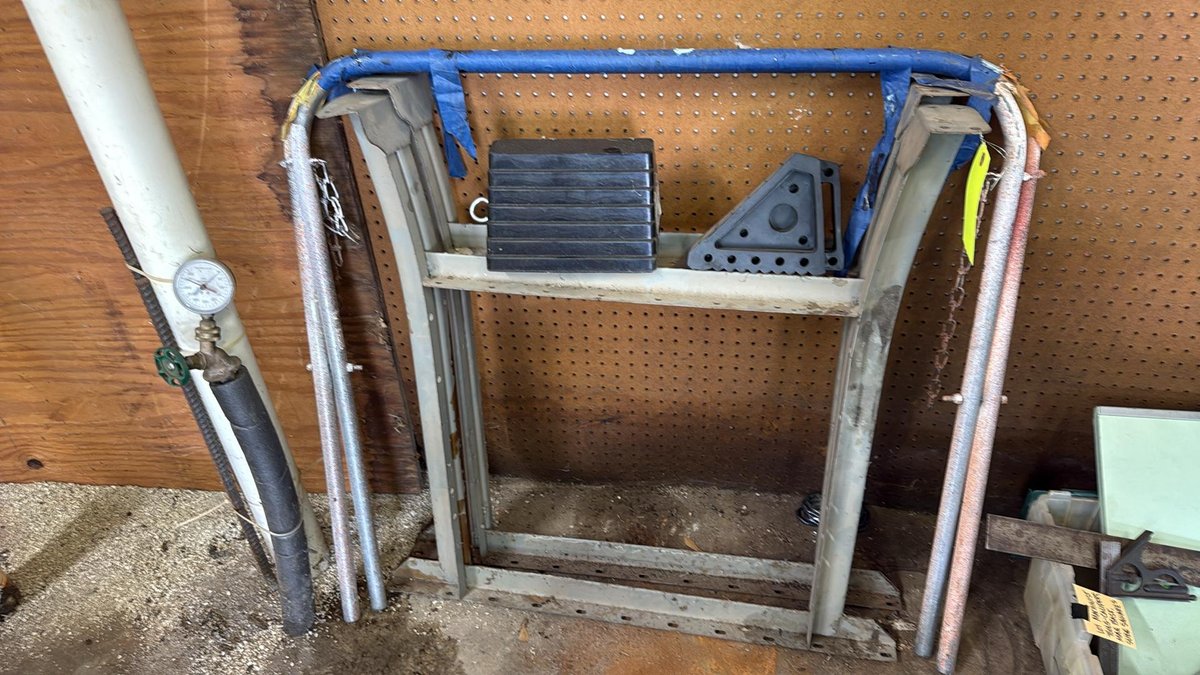 Heavy Duty Steel Truck Wheel Chock Rack, 6 Rubber Chocks, Angle Plate, 40"x36", Mount Hardware