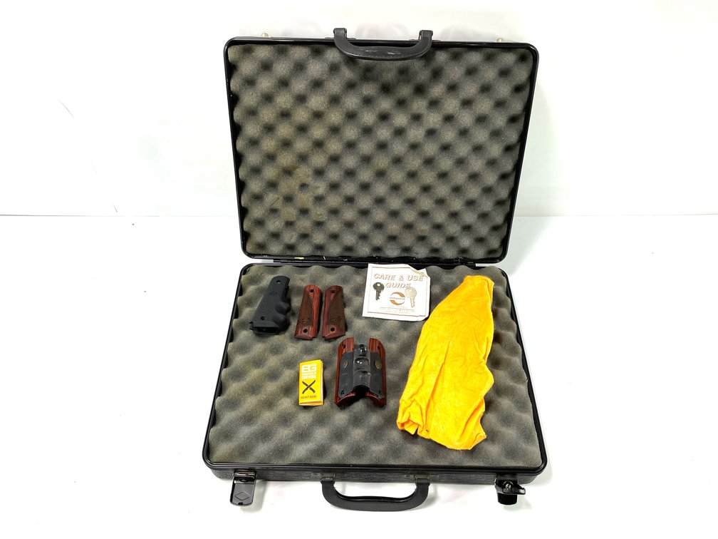 Doskocil Hard Pistol Case with Kimber & Pachmayr Grips