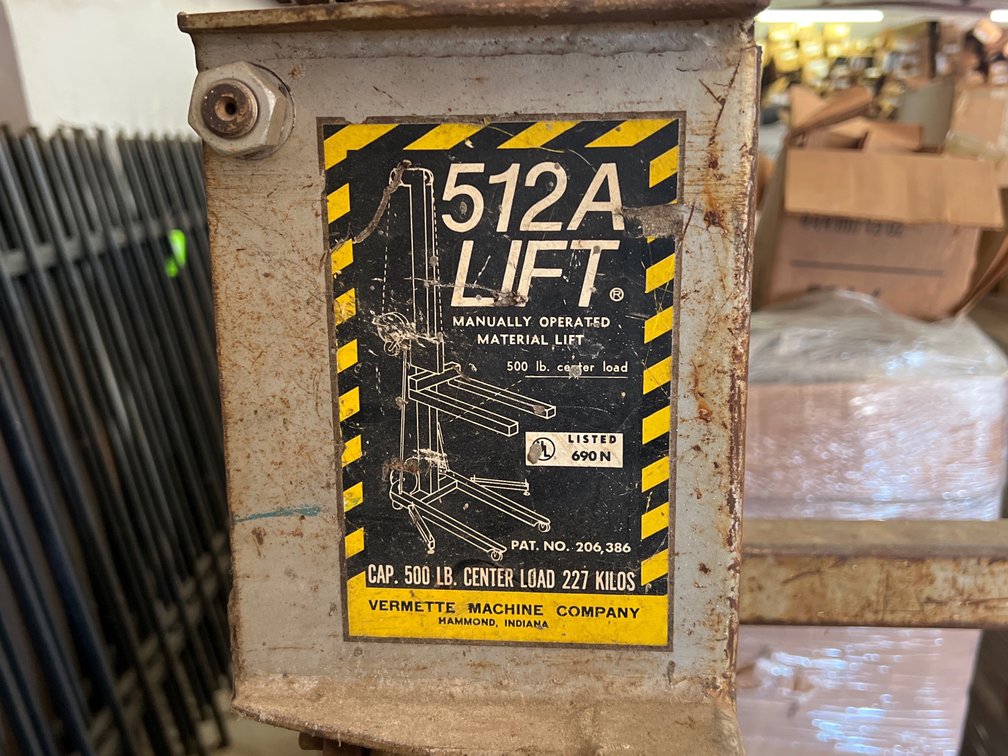 Vermette Machine Co. 512A Lift Manually Operated Material Lift