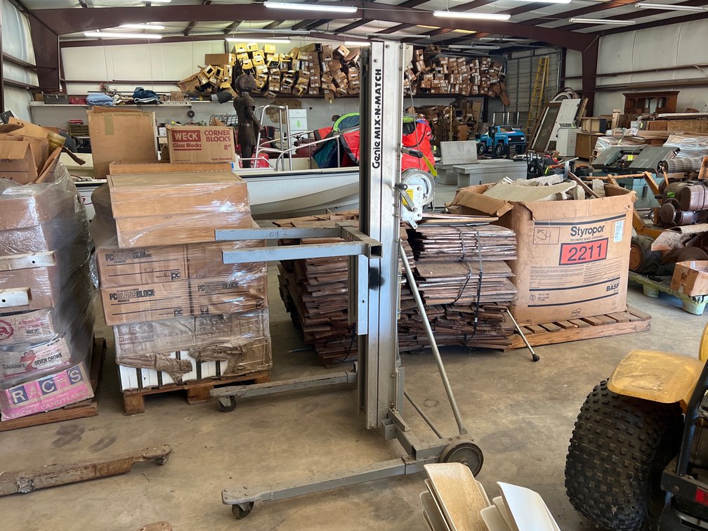 Genie Mix-N-Match Manually Operated Material Lifter