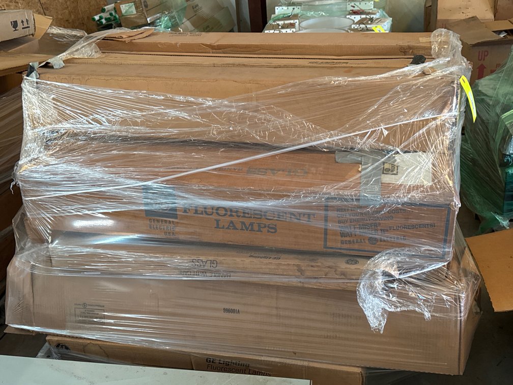 Pallet of Fluorescent Bulbs 