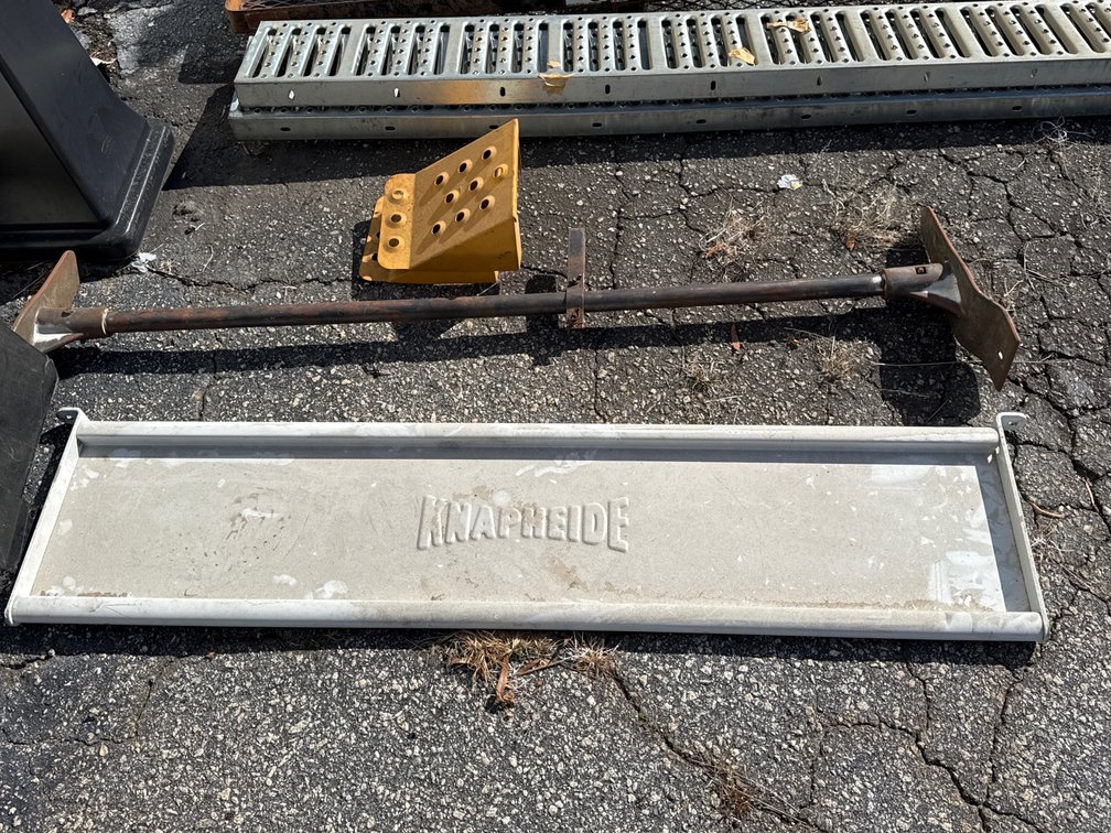 Knapheide Tailgate, Loading Ramps, Hitch Hauler, Wheel Chocks