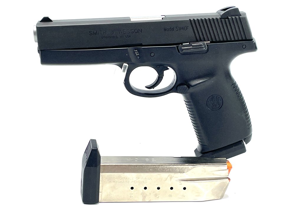 Smith & Wesson Model SW40F .40S&W Semi-Auto Pistol (6498)