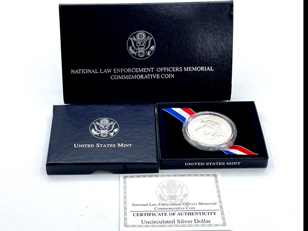 US Mint - 1997 National Law Enforcement Officers Memorial Commemorative Dollar - UNC Condition