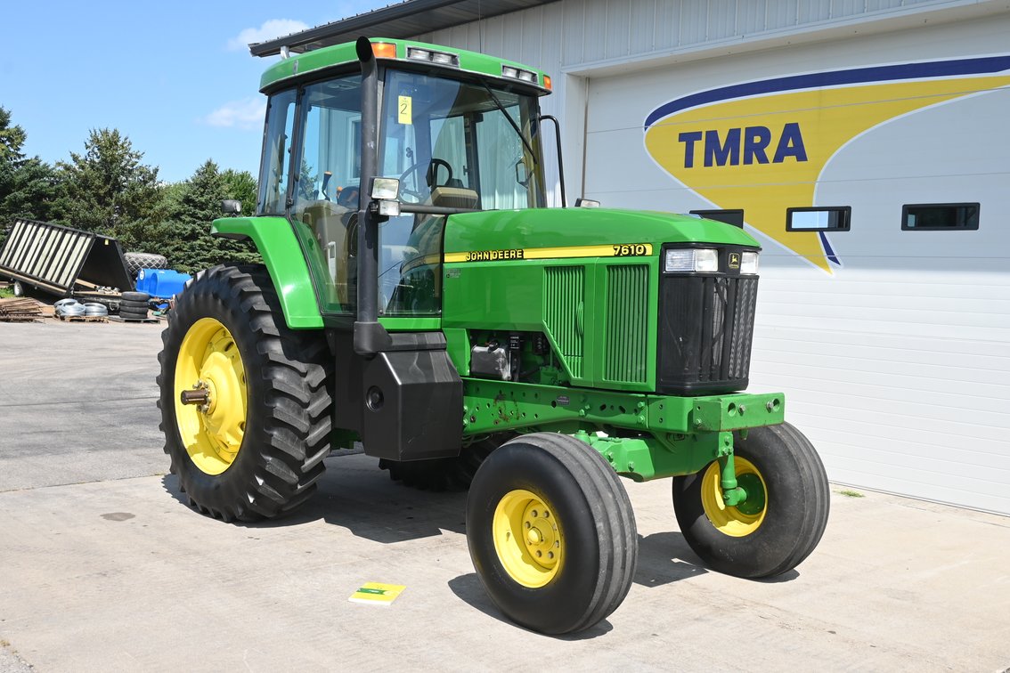 2000 John Deere 7610 Tractor Kisro Retirement 7% buyers fee