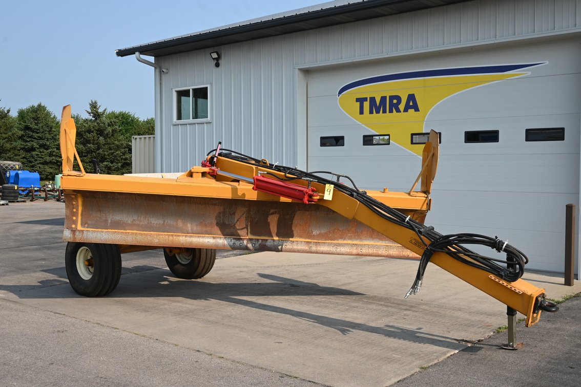 Industrias America 14’ Pull Type Model 140R Grader