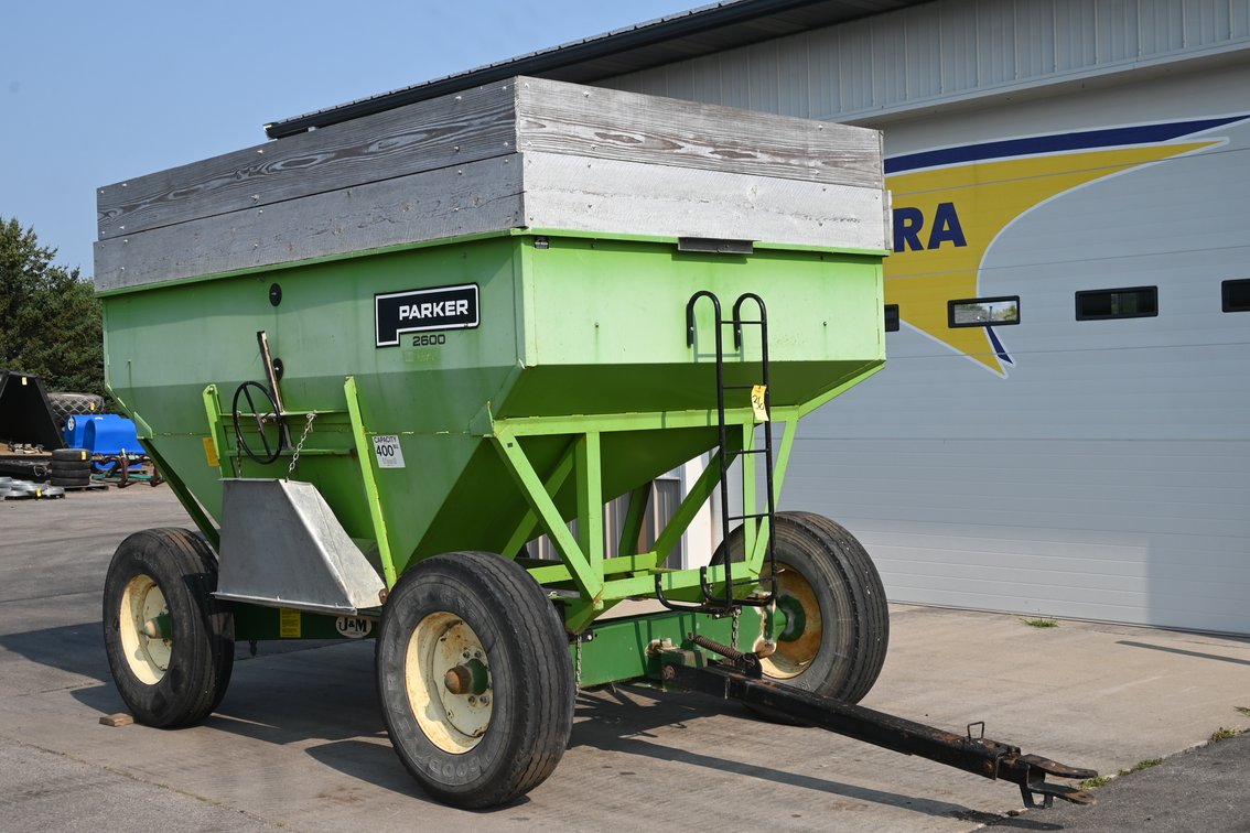 Parker 2600, 400 Bushel Gravity Wagon, Kisro Retirement