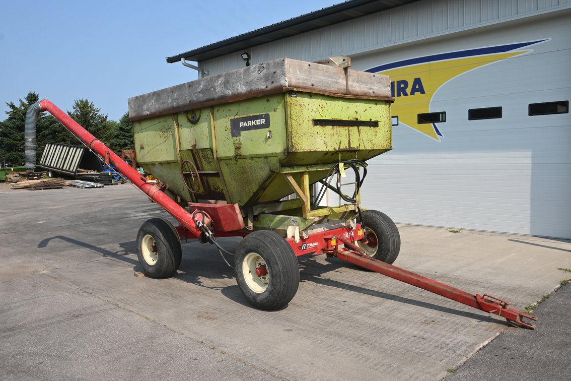 Parker Fertilizer Wagon with Hydraulic Auger, Kisro Retirement