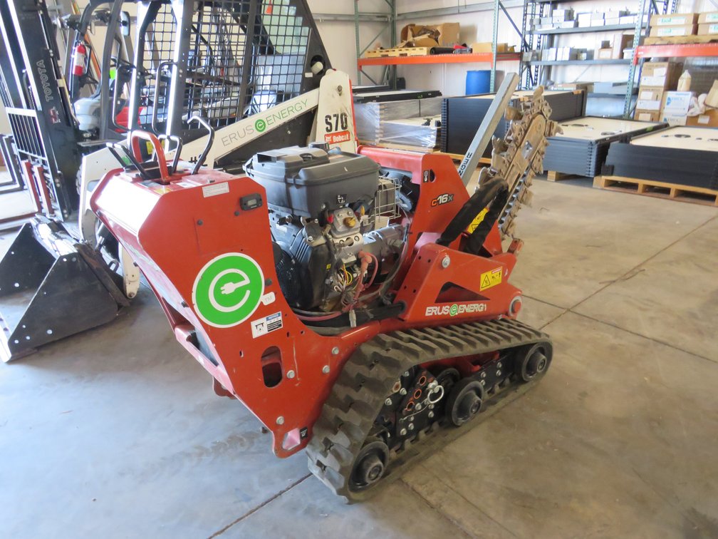 Ditch Witch C16X track trencher, Vanguard 16 hp electric start motor hour meter states 160