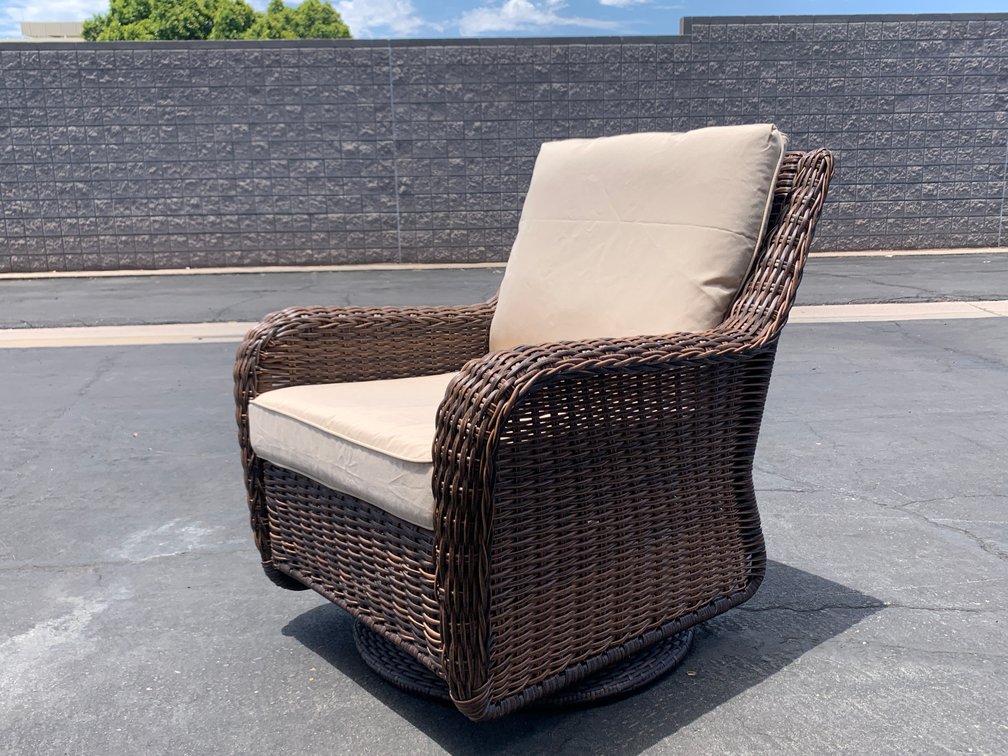 Outdoor Wicker Glider Swivel Club Chair with Cushions NEW