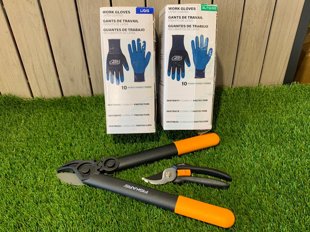 Fiskars Pruner Set & 20 pairs of Latex Coated Work gloves  NEW