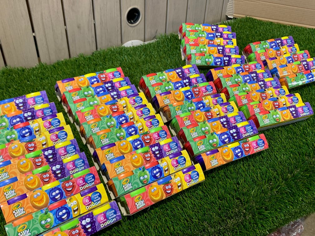Lot of CRAYOLA Silly Scent Play dough NEW