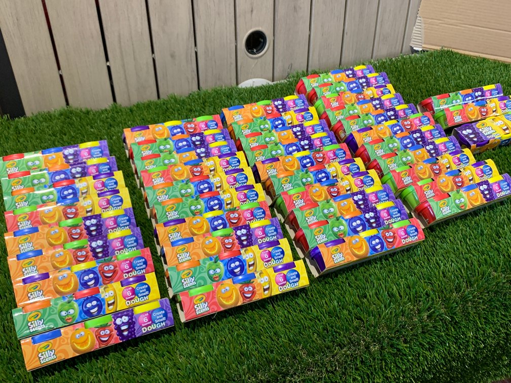 Lot of CRAYOLA Silly Scent Play dough NEW