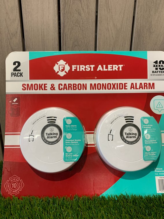 First Alert Smoke and Carbon Monoxide Alarm - 2 pack NEW 