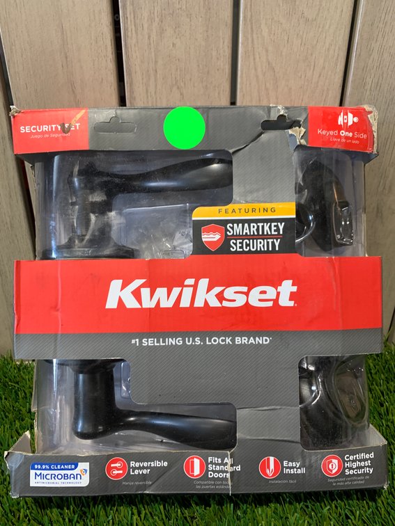 Kwikset Combo Pack includes deadbolt and Lever - COMPLETE 