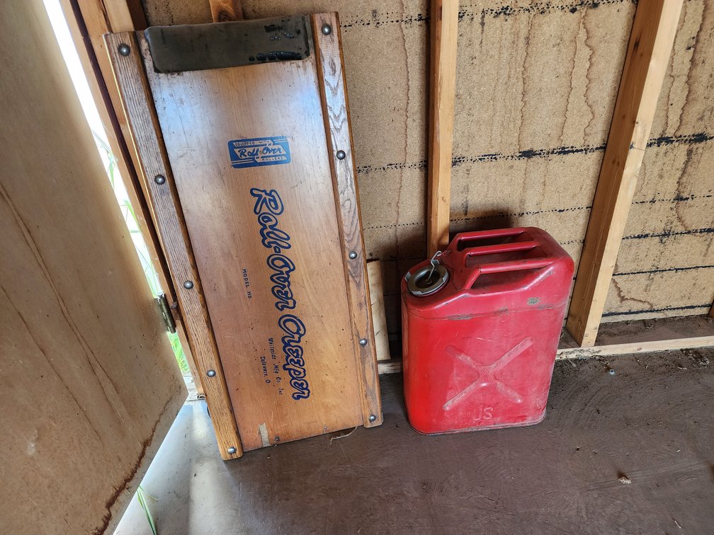 Creeper and Gas Can