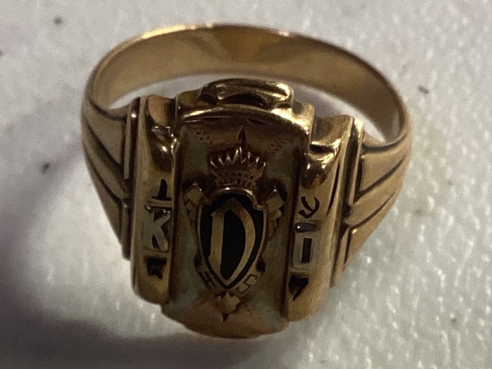 Josten 10 K Class Ring