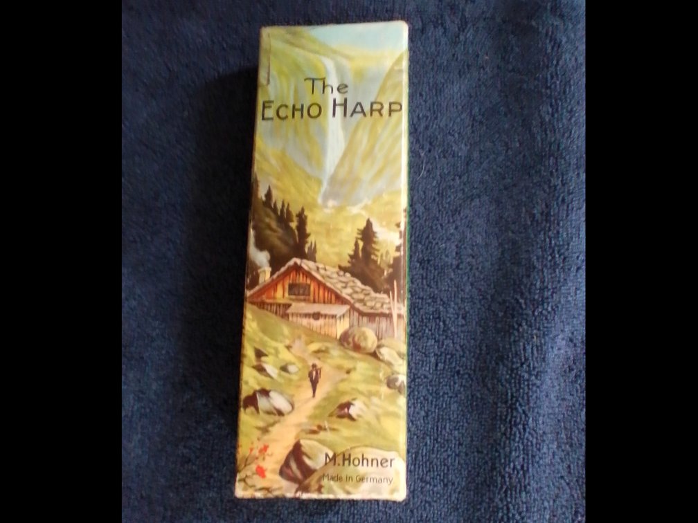 Echo heart harmonica