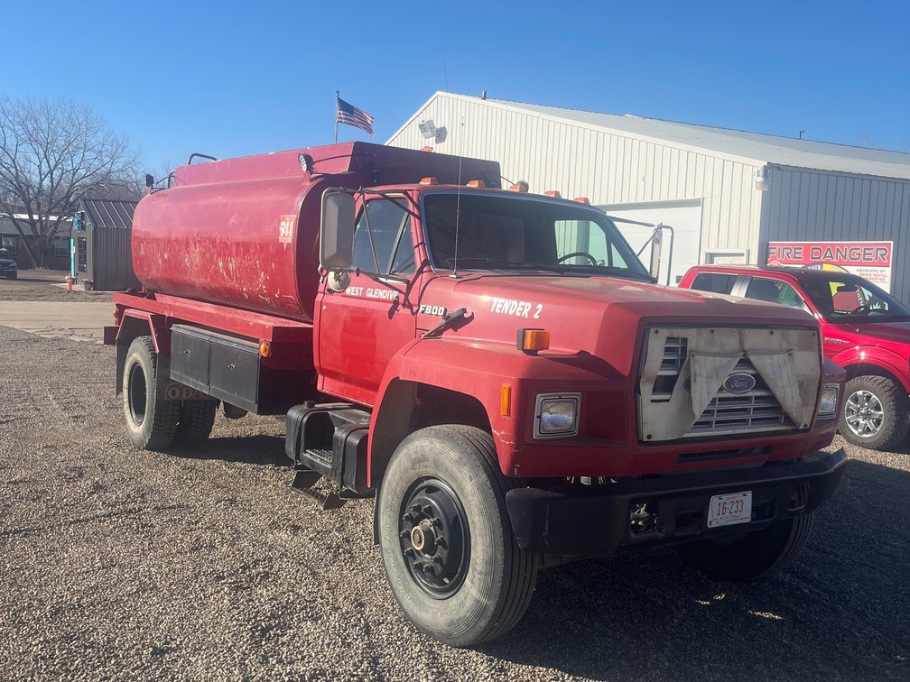 1988 F800 Water Truck