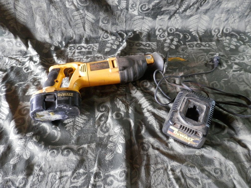DeWalt DC385 Cordless Reciprocating Saw