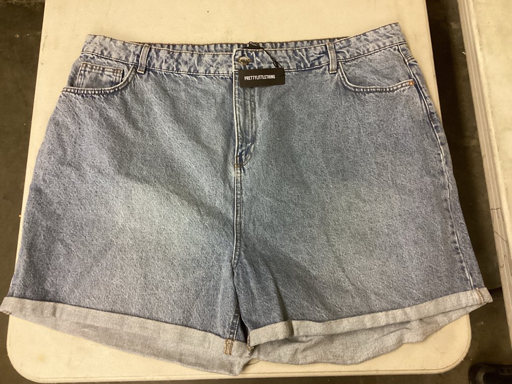 Prettylittlething Jean Shorts
