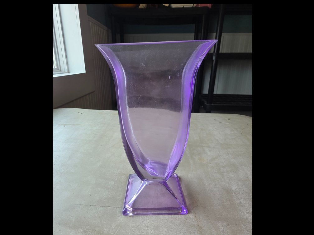 Alexanderite Neodymium Geometric Glass Vase Color Changing Glows