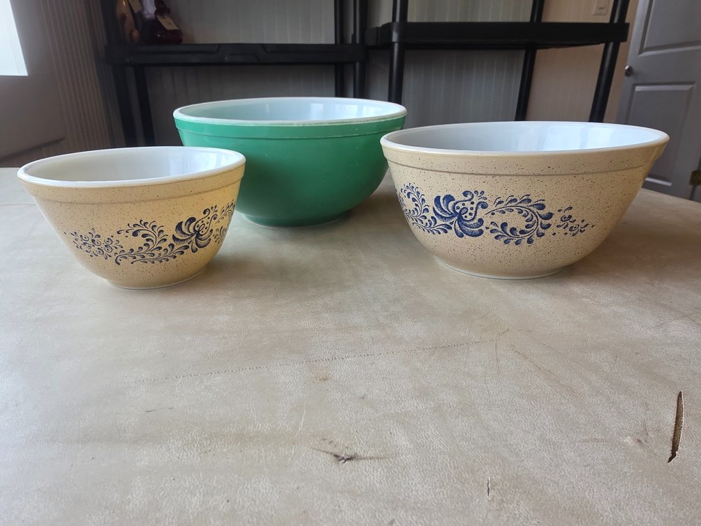 Pyrex Bowls