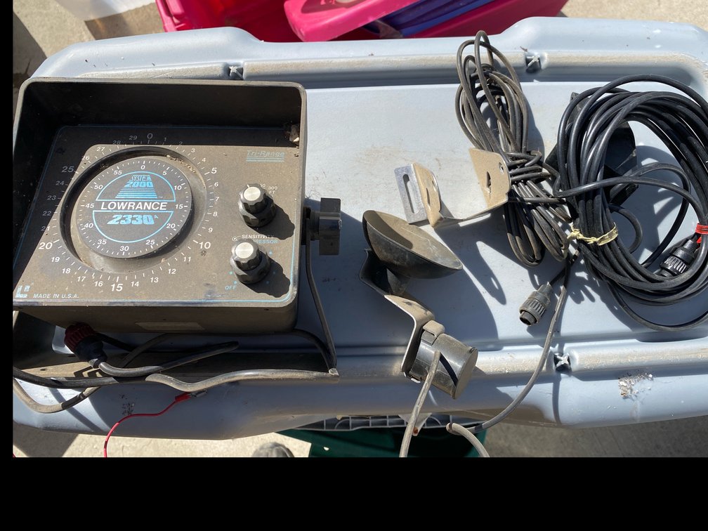 Lowrance Depth Finder