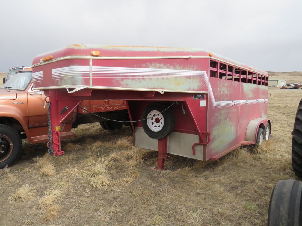 2001 S&S Horse Trailer