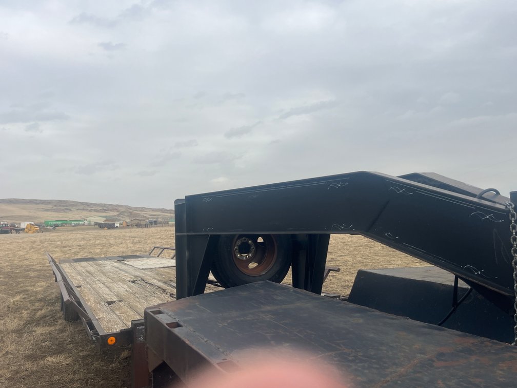 1999 Century Flatbed Trailer 30 Ft Deck Needs Deck Repairs
