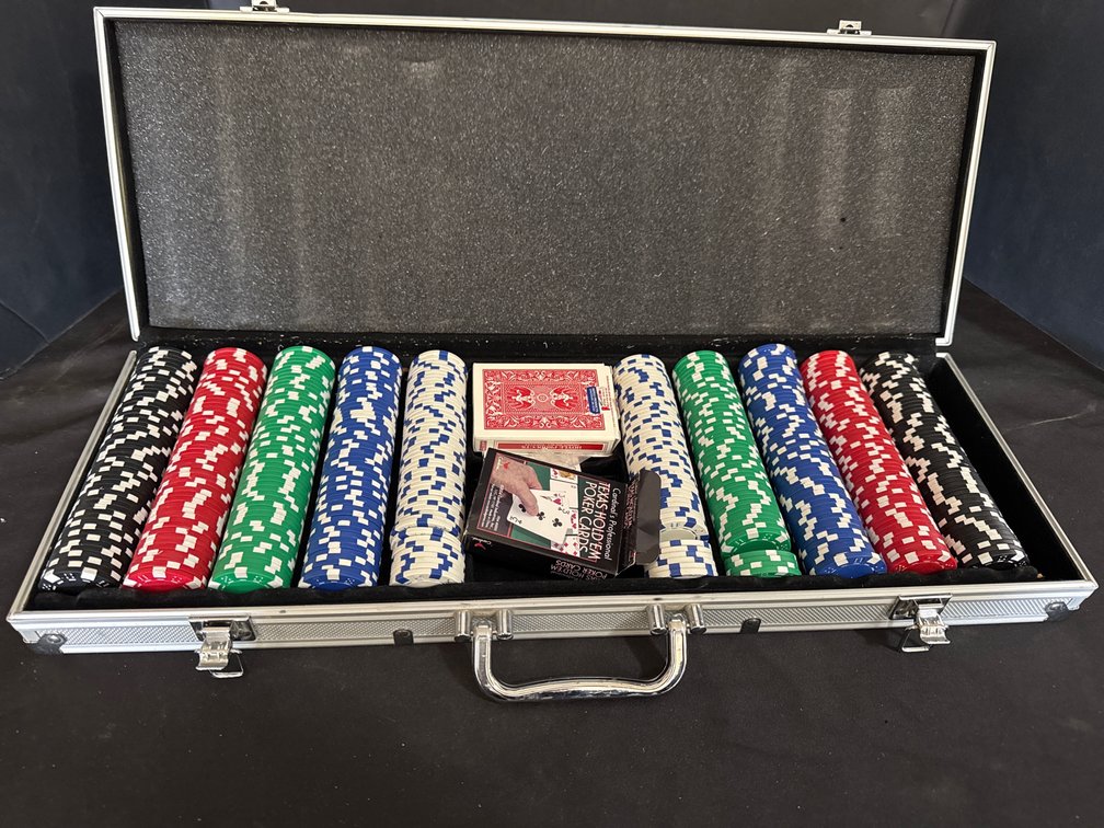 Poker Chip Set W/ Aluminum Carrying Case