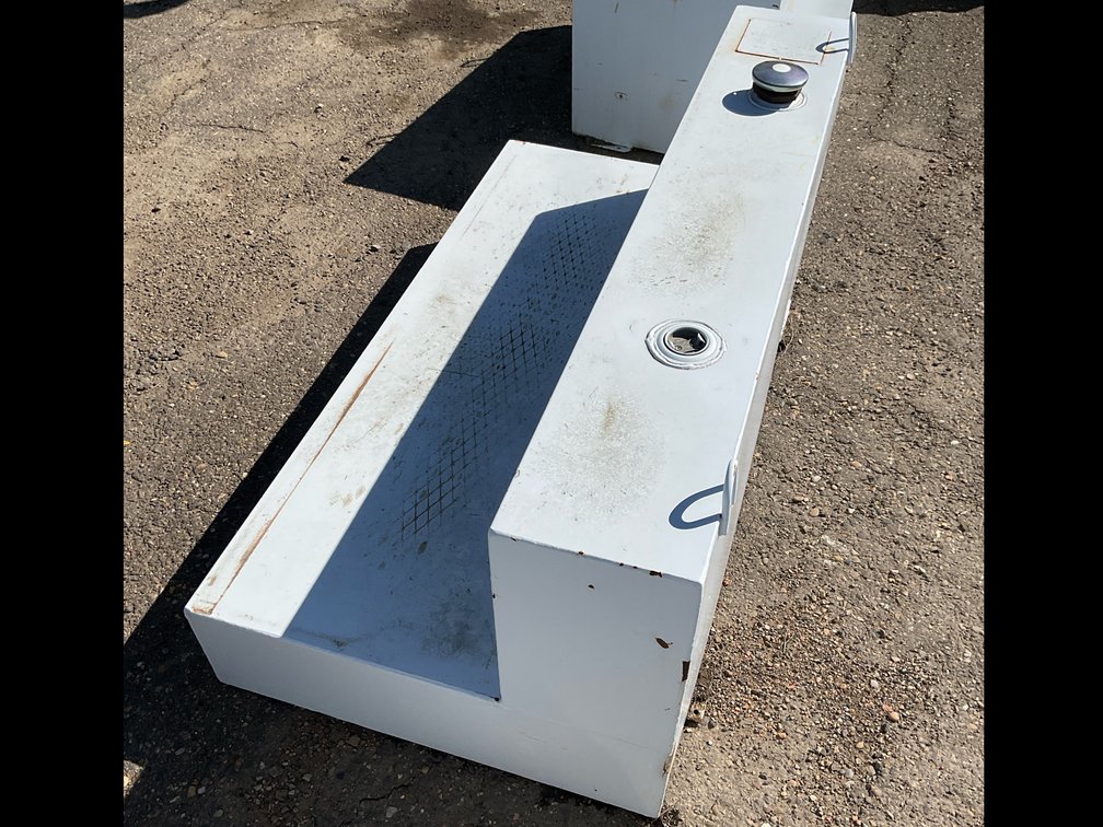L-Shaped Fuel Tank 105 Gallon