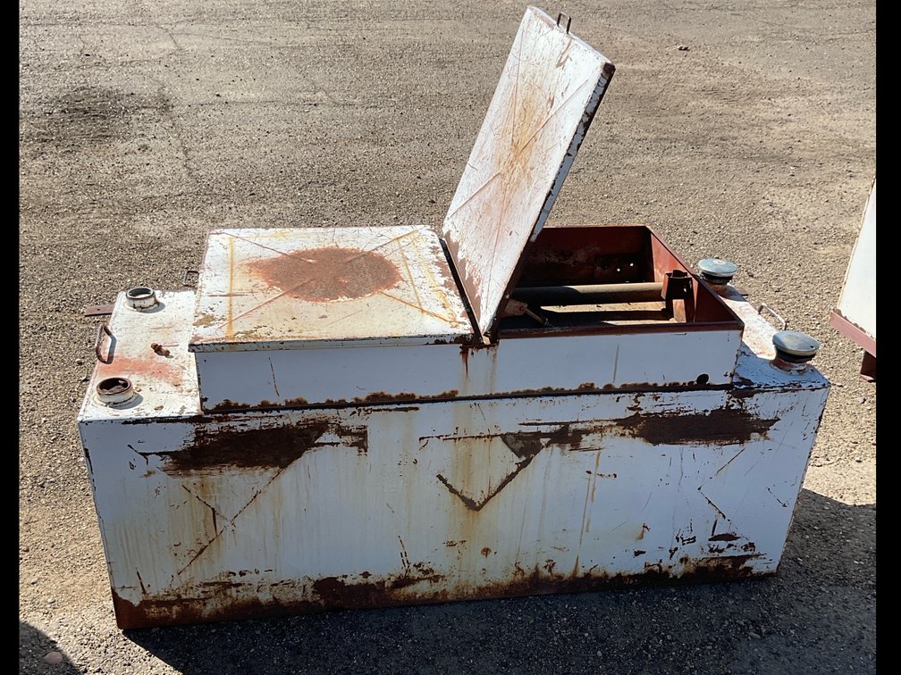 Bud’s Welding And Machine Fuel Tank With Toolbox